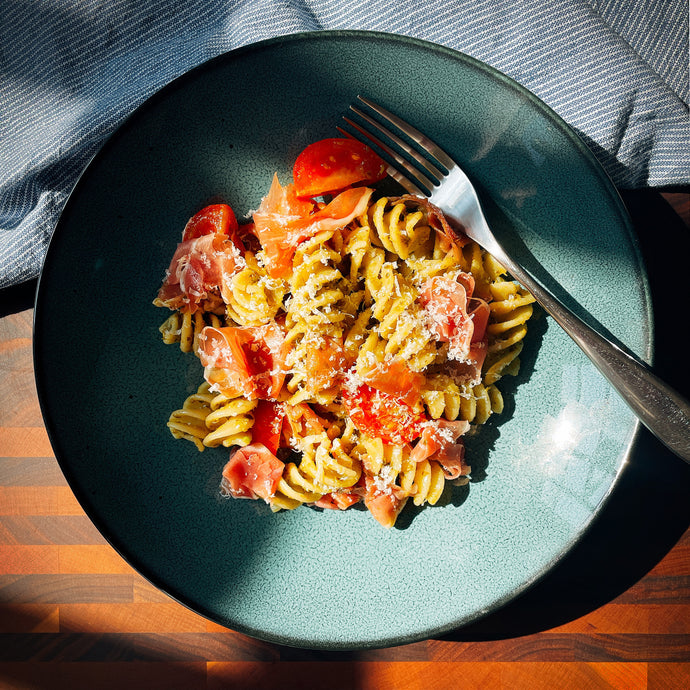 Fusilloni With Pesto, Tomatoes And Prosciutto